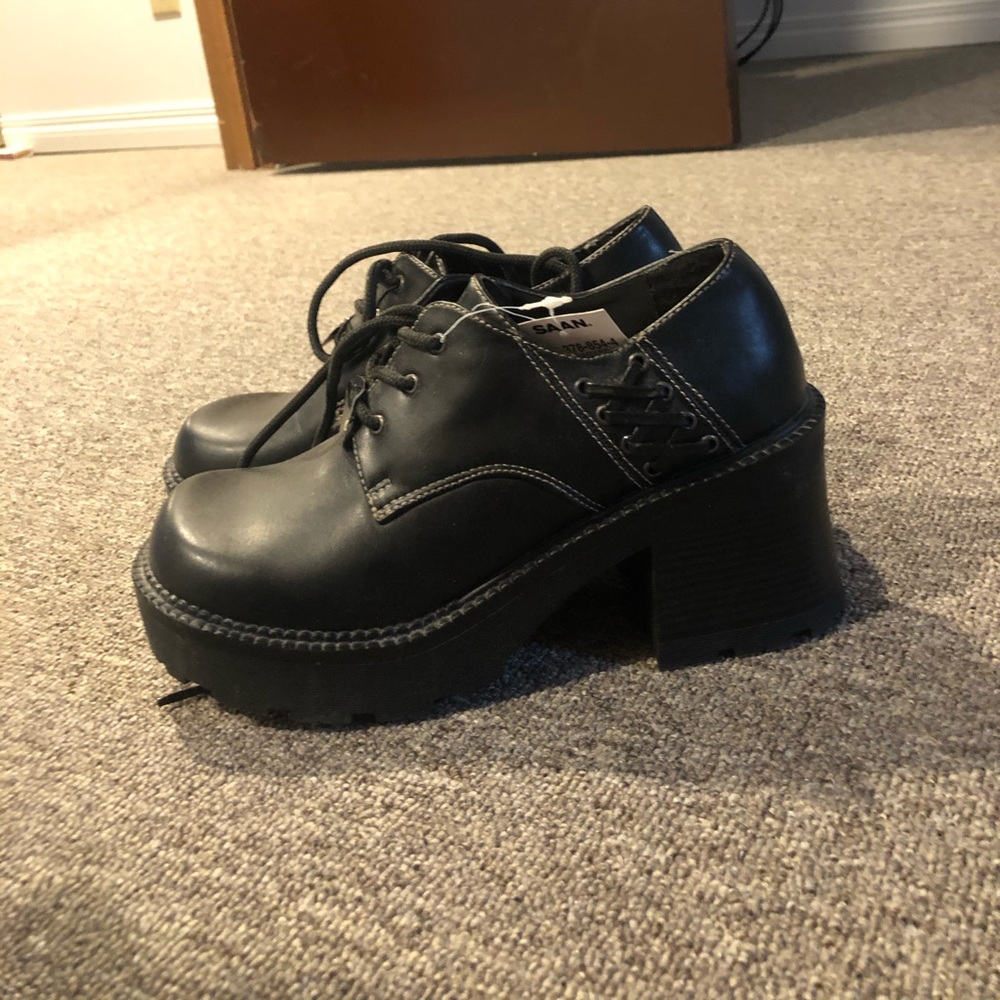 Size 8 black platform wedge y2k 2000s shoes